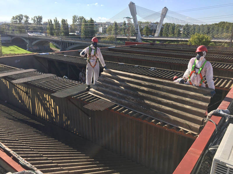 Mercolleida cambia la cubierta de su edificio