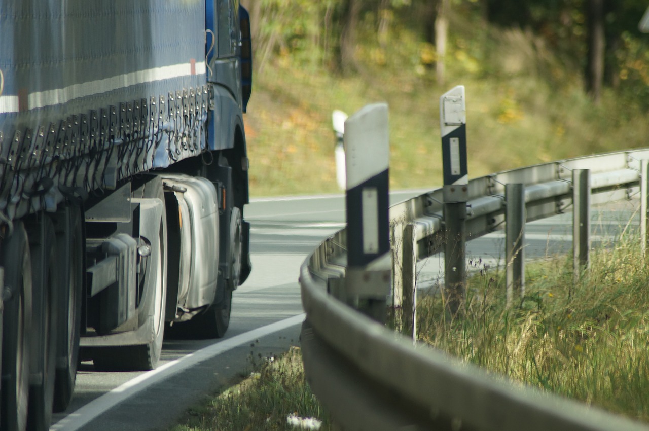 El cierre de fronteras españolas no afecta al transporte de mercancías