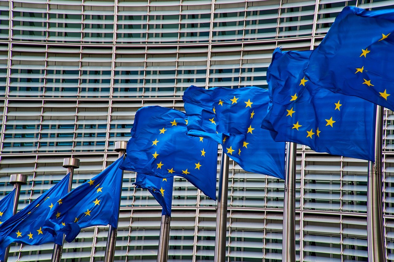 La UE i els EUA acorden suspendre els aranzels que també afectaven el sector agroalimentari