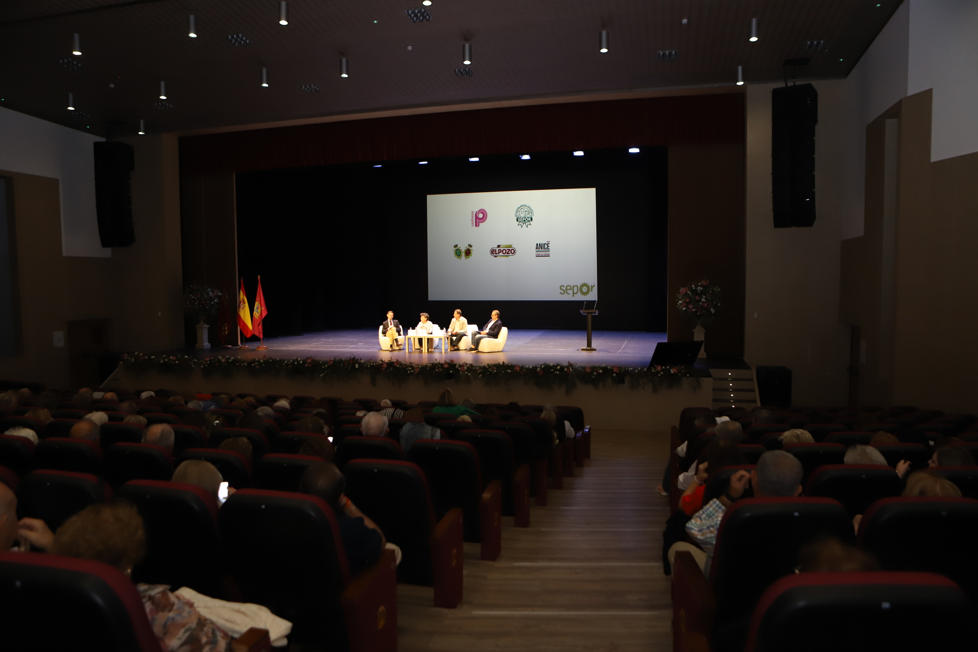 La jornada inaugural de Sepor une ciencia y juventud 